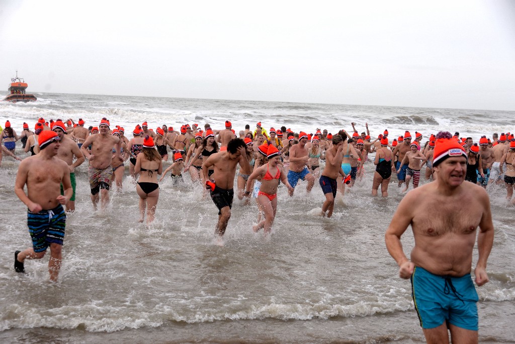 ../Images/Nieuwjaarsduik Nederzandt 2018 077.jpg